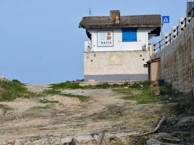 ...e a destra la paninoteca la �Baita�